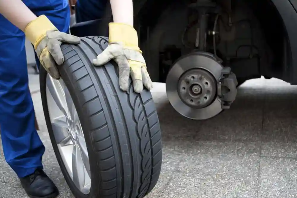 İzmir 7/24 Lastik Yol Yardım